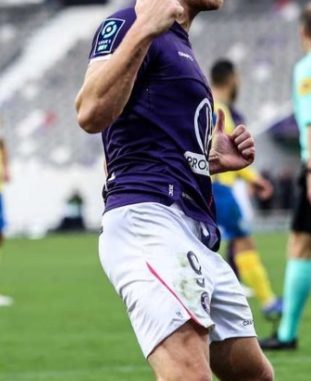Healey vua phá lưới Ligue 2 mùa 2021-2022