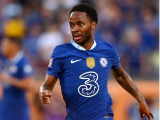 Raheem Sterling vừa sang Chelsea và hưởng lương 300 bảng