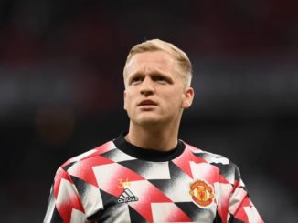 Erik ten Hag chê Donny van de Beek yếu