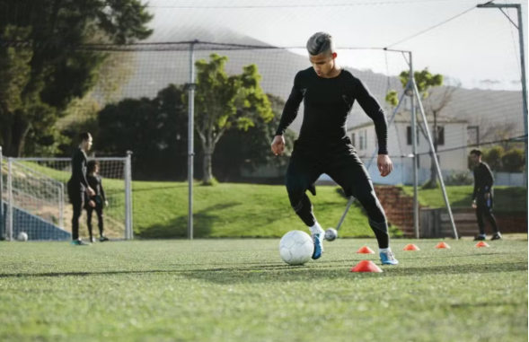 Top skill qua người của hậu vệ cánh