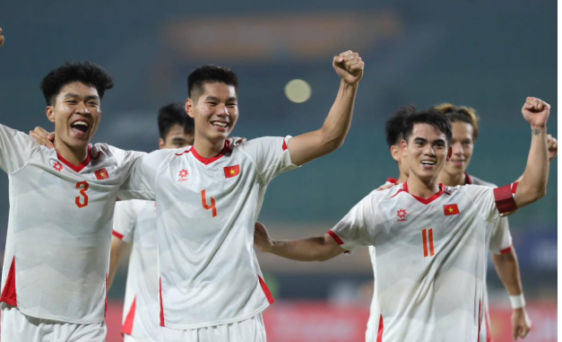 Thu nhập của cầu thủ Hiểu Minh năm 2025