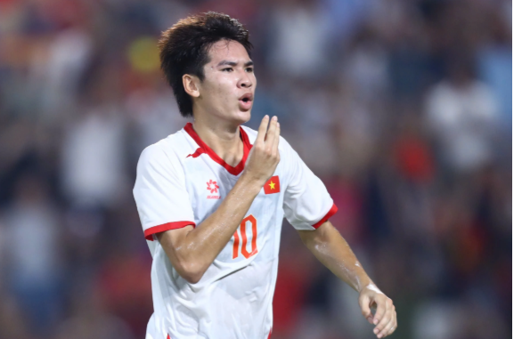 Thu nhập của cầu thủ Văn Thuận