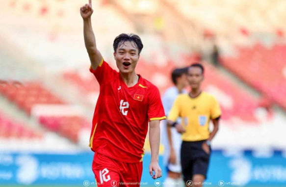 Thu nhập của cầu thủ Xuân Bắc năm 2025