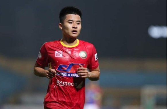 Thu nhập của cầu thủ Lê Phạm Thành Long