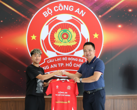 thu nhập của cầu thủ Việt kiều Khoa Ngô