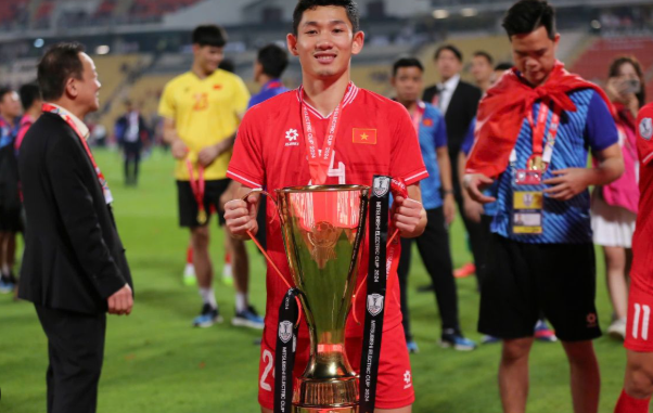 Thu nhập của cầu thủ Hai Long năm 2025